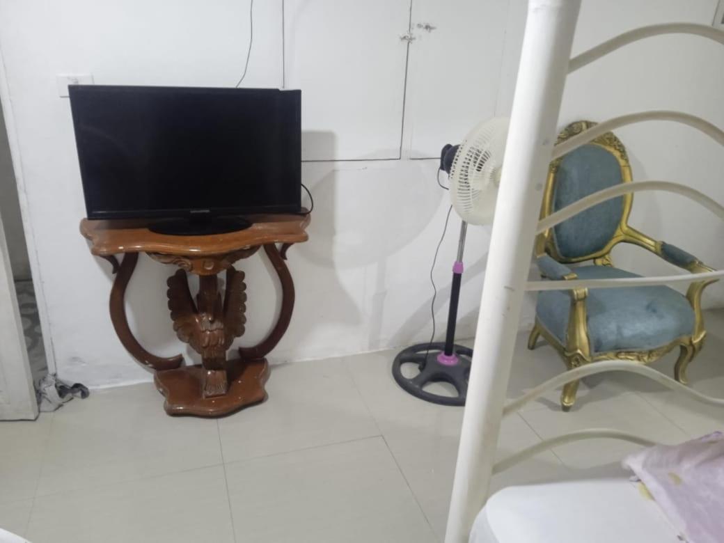 Y Cerca A Marbella Hostal